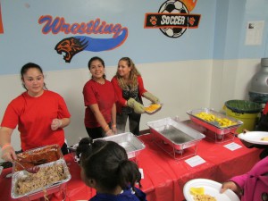 Serving food at the Spanish table